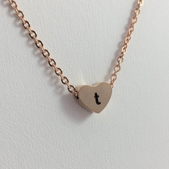 Jewelry necklace alphabet letter T rose gold tone heart love minimalist dainty - Picture 1 of 5
